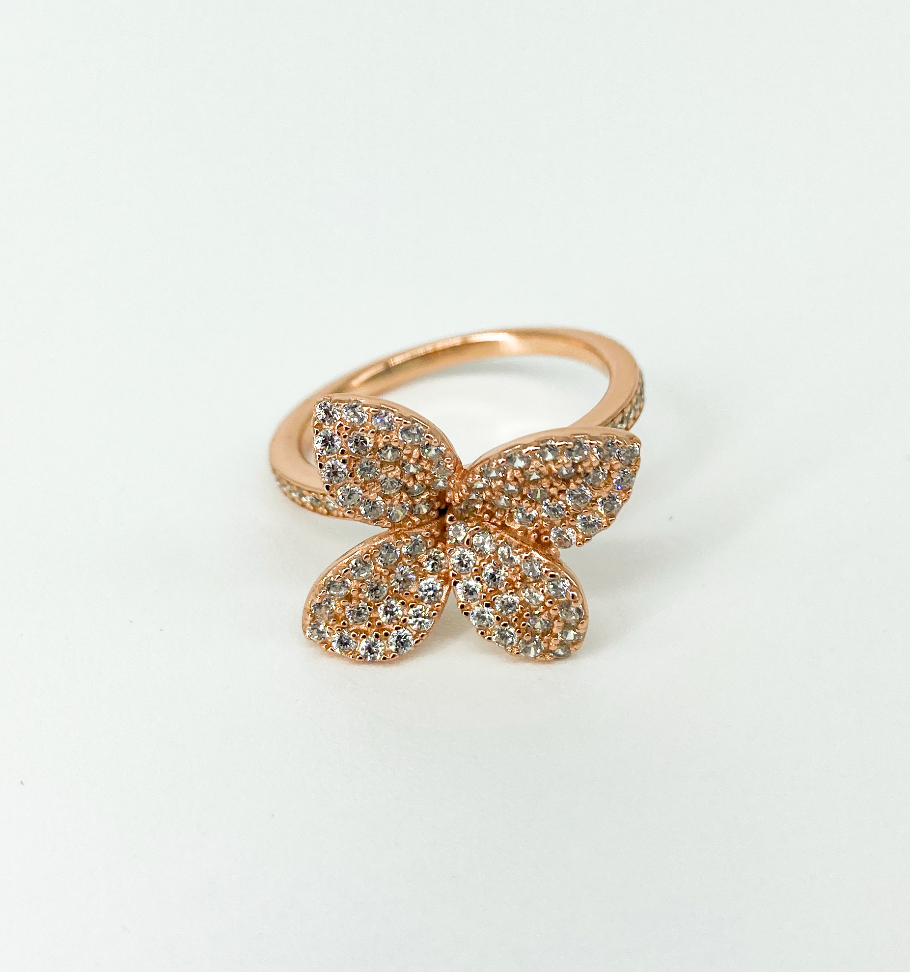 “Floral Chic” Gold Ring